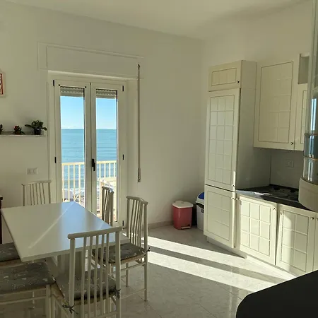 Apartman Rosso Tramonto Luxury-blu- Ladispoli, Lungomare Regina Elena 2 Ladispoli