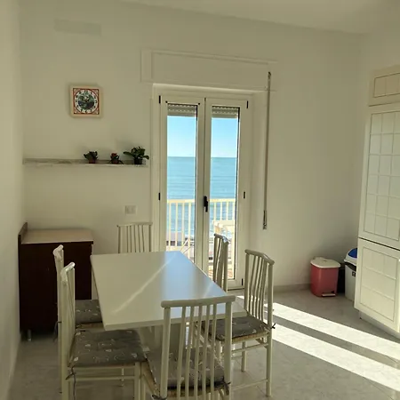 Rosso Tramonto Luxury-blu- Ladispoli, Lungomare Regina Elena 2 Apartman Ladispoli