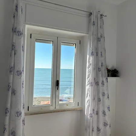 شقة Rosso Tramonto Luxury-blu- Ladispoli, Lungomare Regina Elena 2 لاديسْبولِ